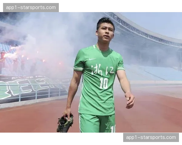 北京国安张玉宁三球跻身射手榜前十，国脚中锋保持进球效率